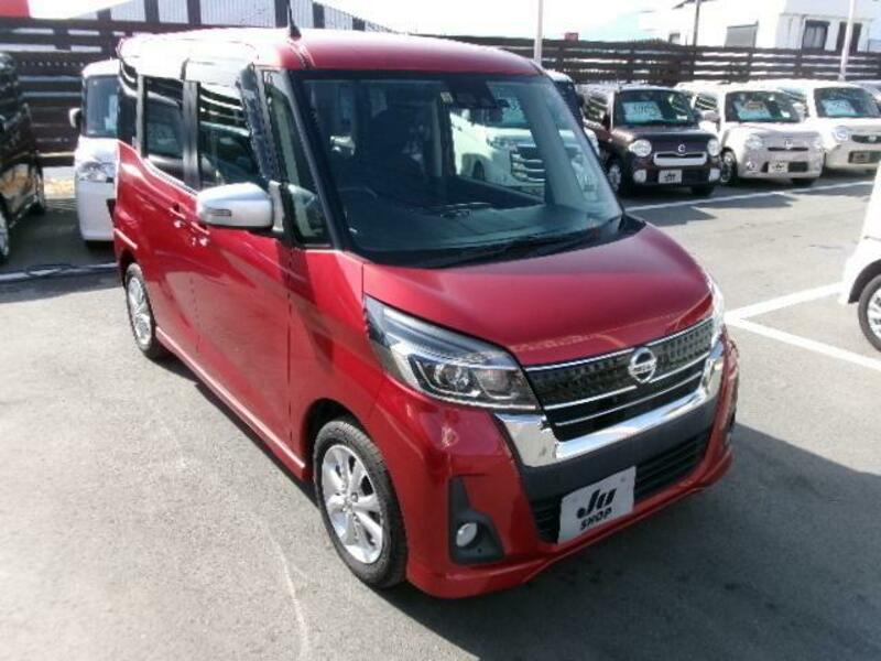 NISSAN DAYZ ROOX