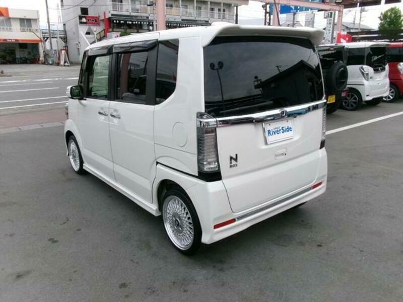 N BOX CUSTOM