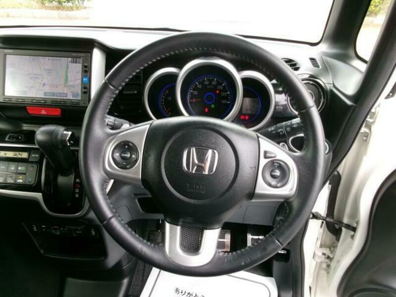 N BOX CUSTOM