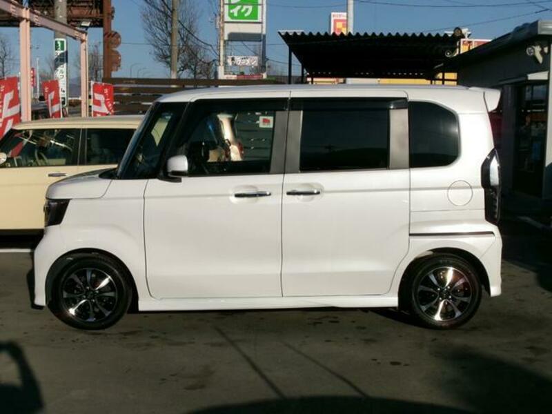 N BOX CUSTOM