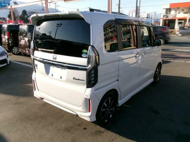 N BOX CUSTOM