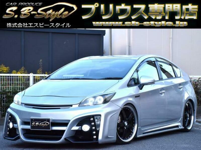 TOYOTA PRIUS