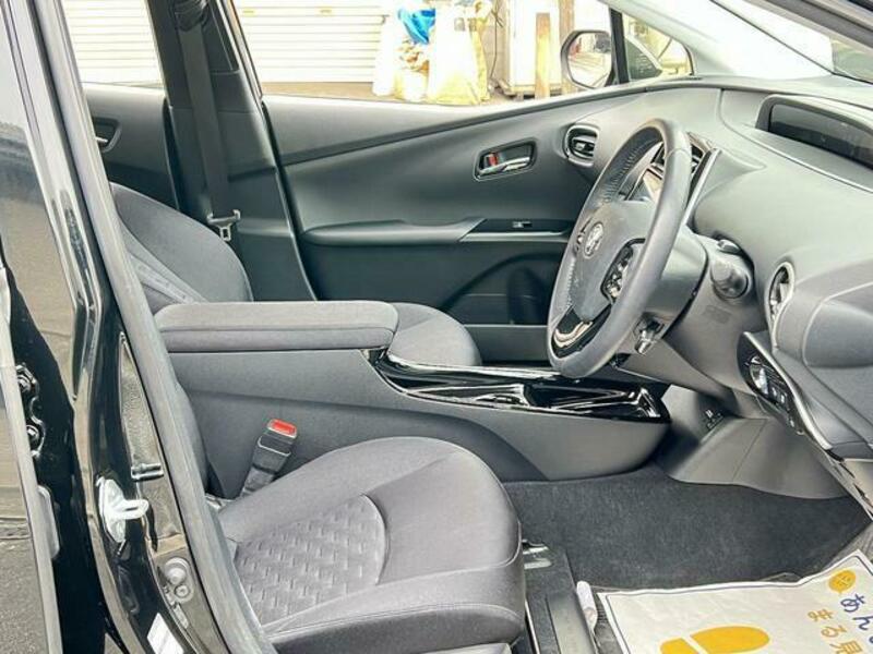 PRIUS PHV