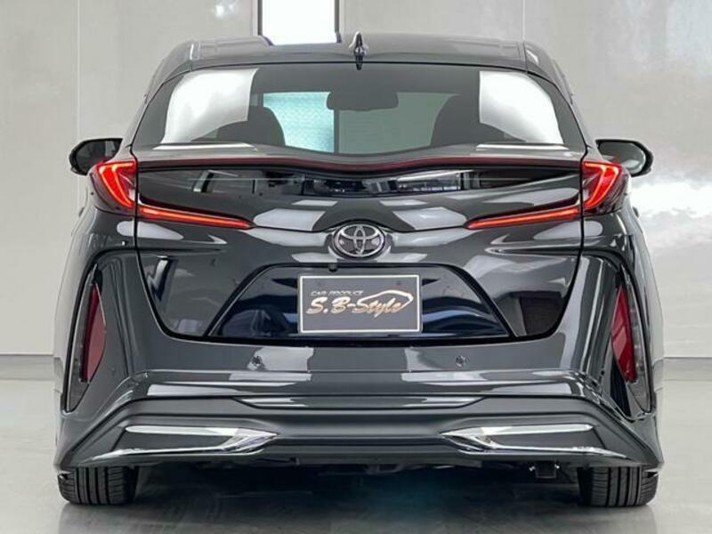 PRIUS PHV