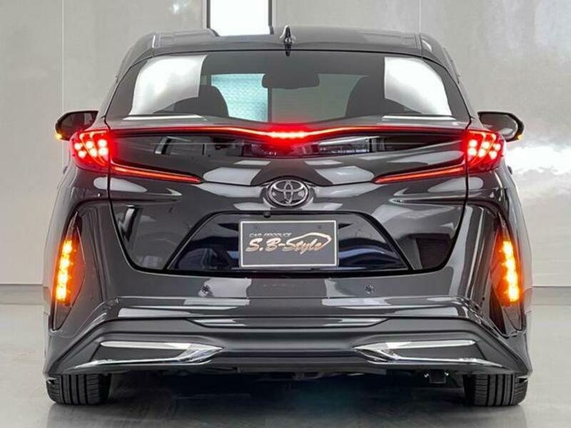 PRIUS PHV