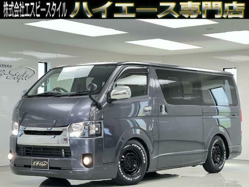 TOYOTA HIACE VAN