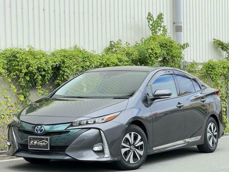 TOYOTA PRIUS PHV