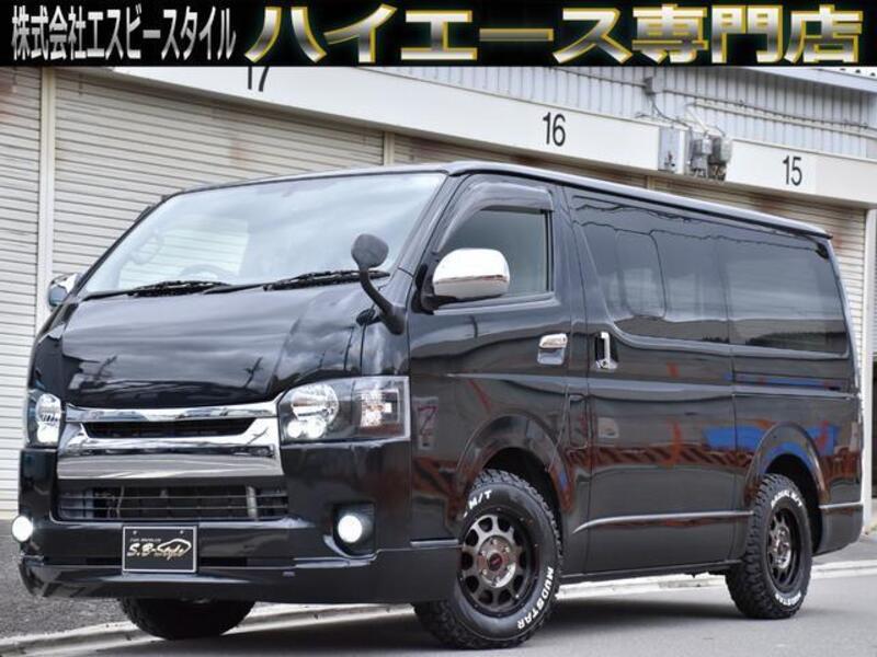 TOYOTA HIACE VAN