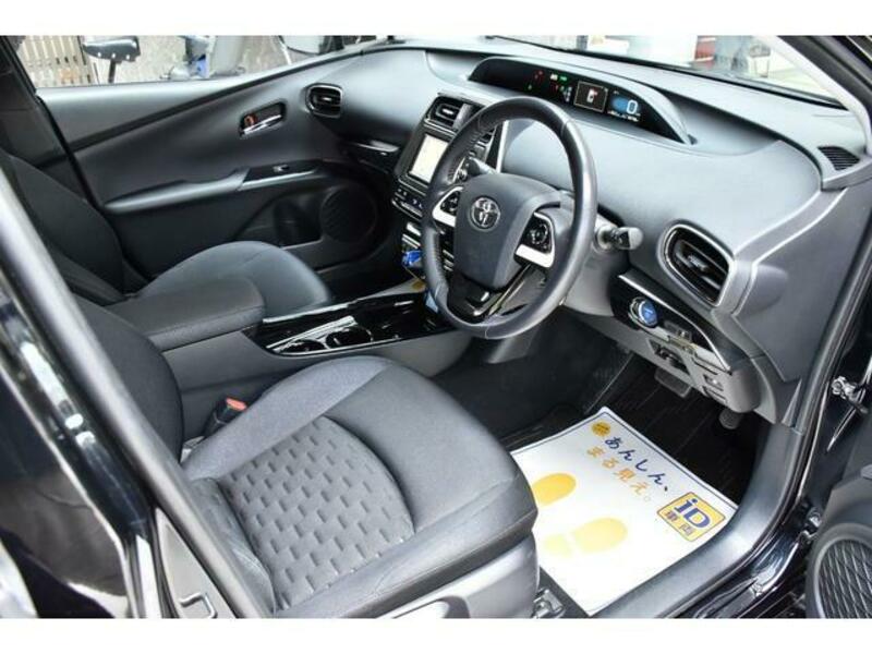 PRIUS PHV
