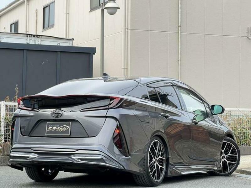 PRIUS PHV