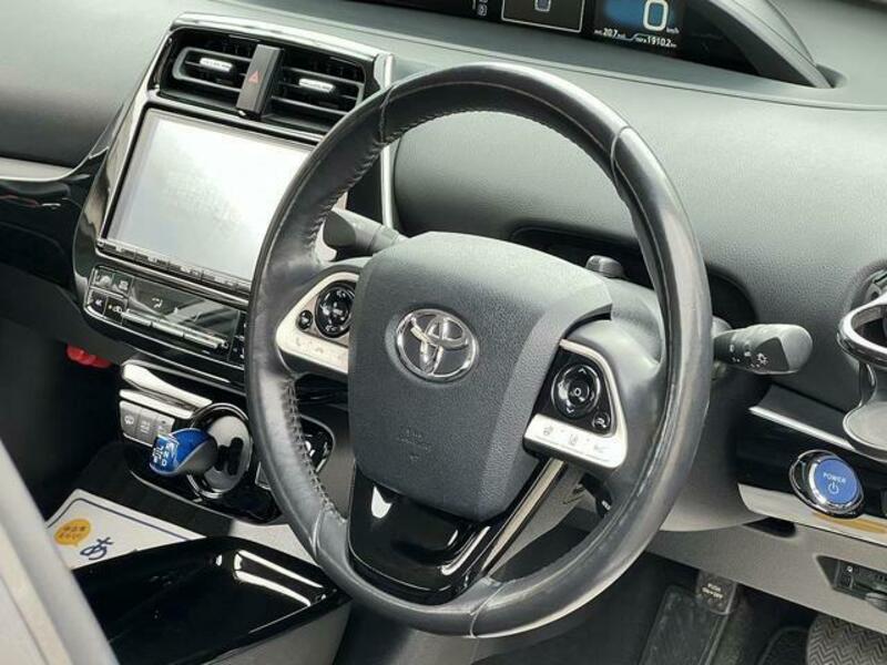 PRIUS PHV