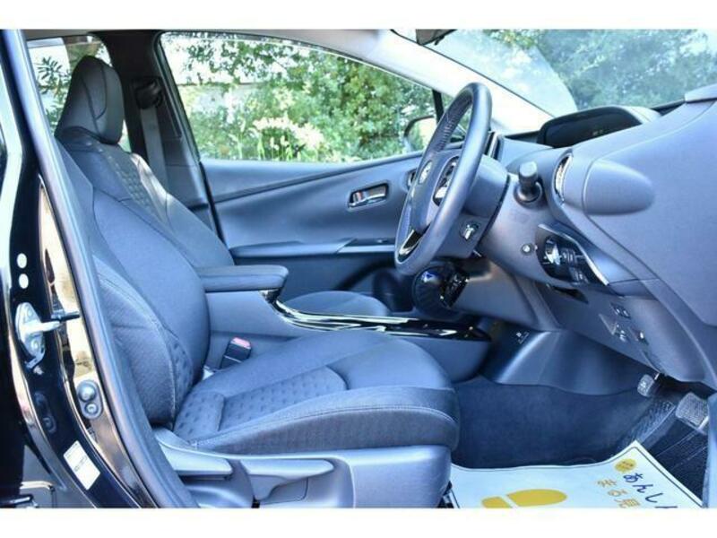 PRIUS PHV