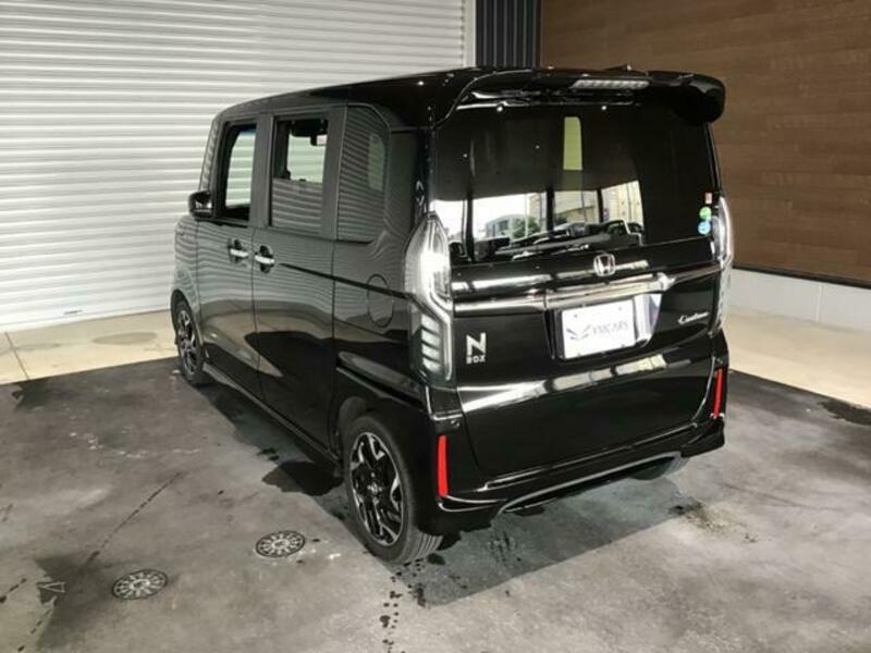 N BOX CUSTOM