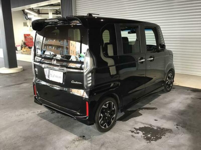 N BOX CUSTOM