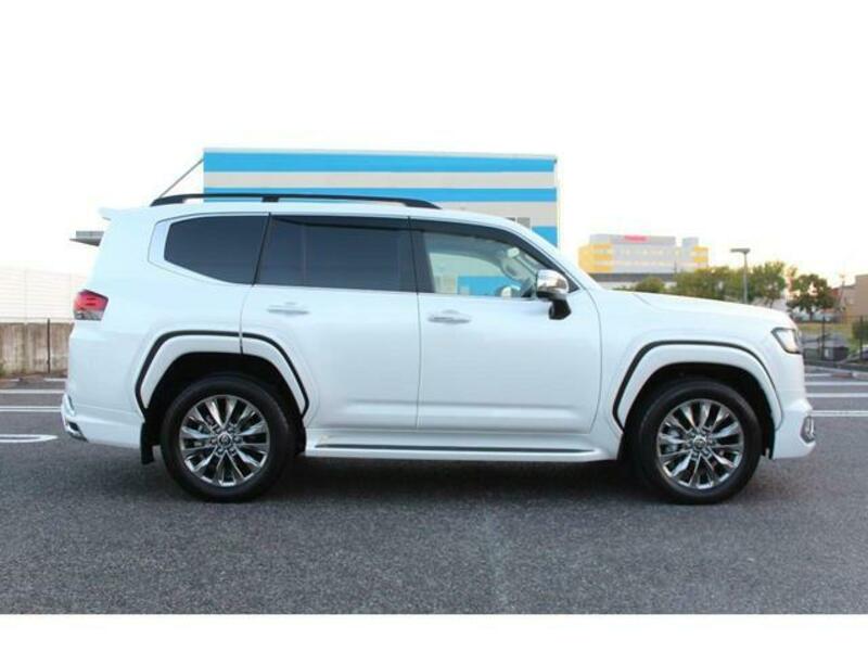 LAND CRUISER