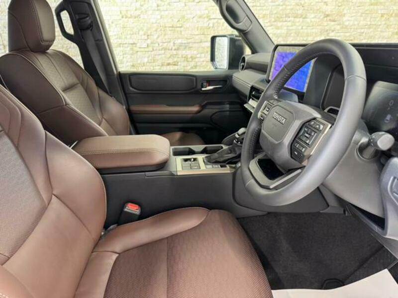 LAND CRUISER 250