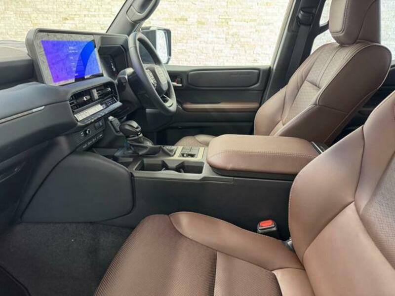 LAND CRUISER 250