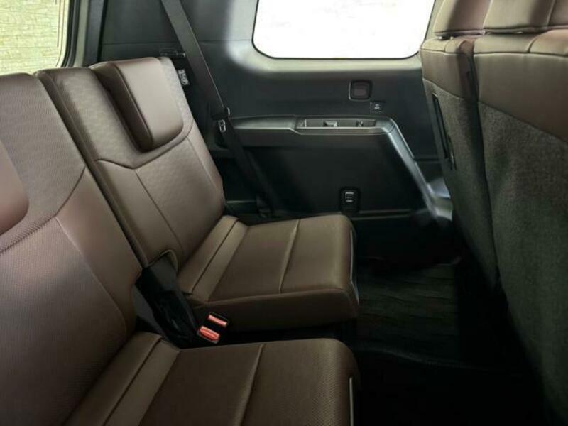 LAND CRUISER 250