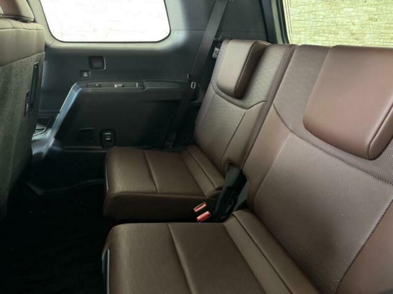 LAND CRUISER 250