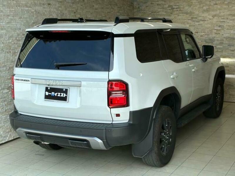 LAND CRUISER 250