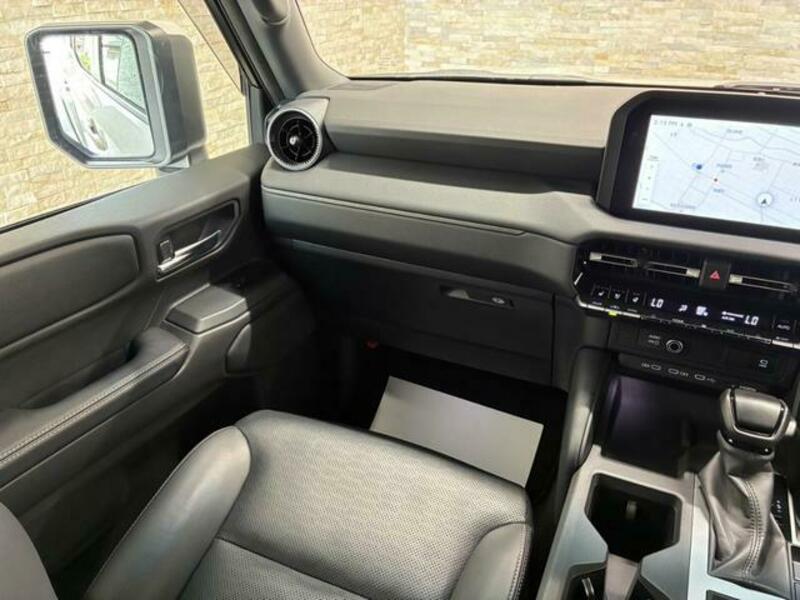 LAND CRUISER 250