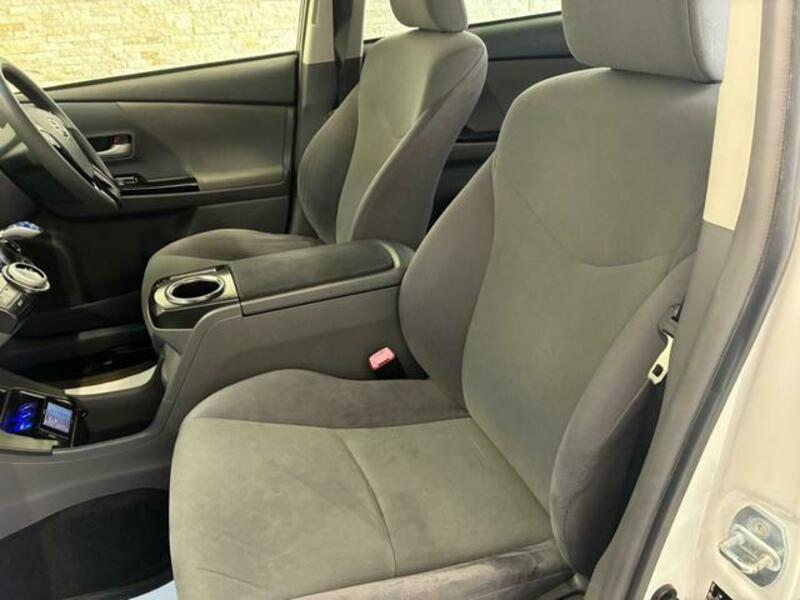 PRIUS ALPHA