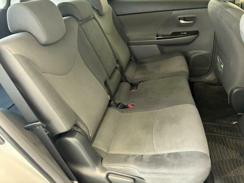 PRIUS ALPHA