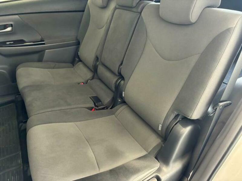 PRIUS ALPHA