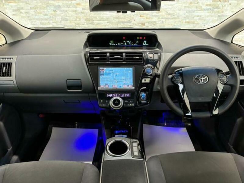 PRIUS ALPHA