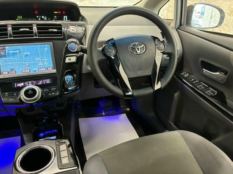 PRIUS ALPHA