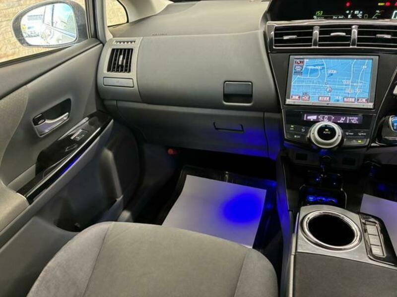 PRIUS ALPHA