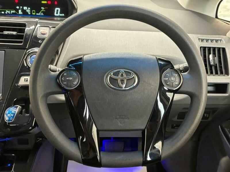 PRIUS ALPHA