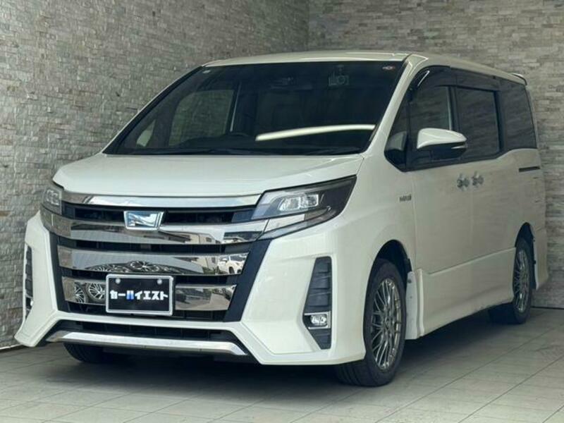 TOYOTA NOAH