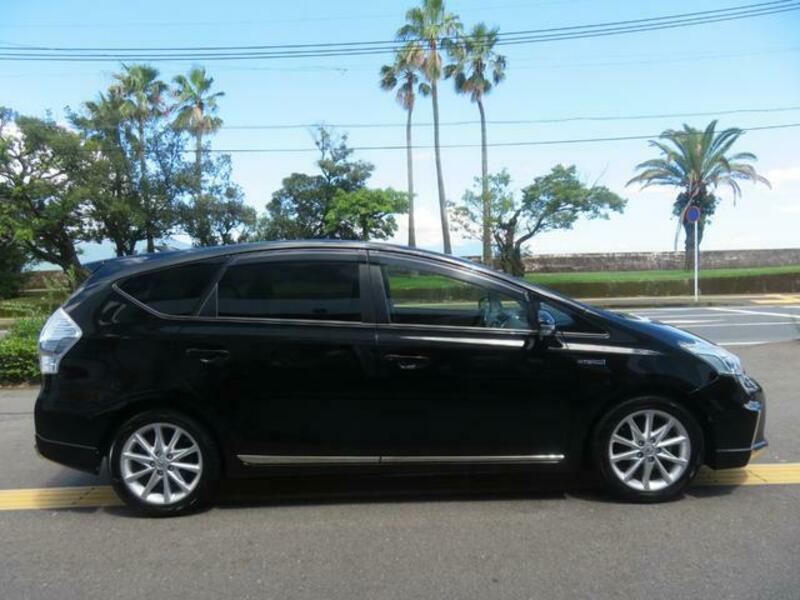 PRIUS ALPHA