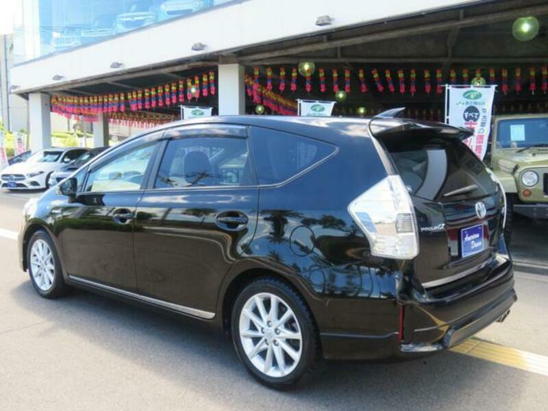 PRIUS ALPHA