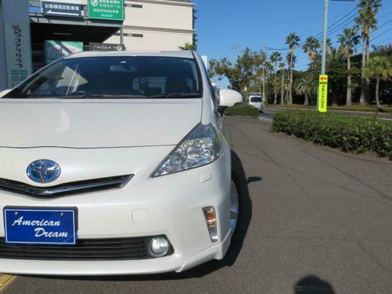 PRIUS ALPHA