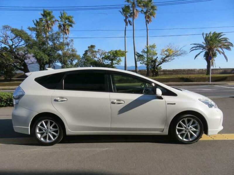 PRIUS ALPHA