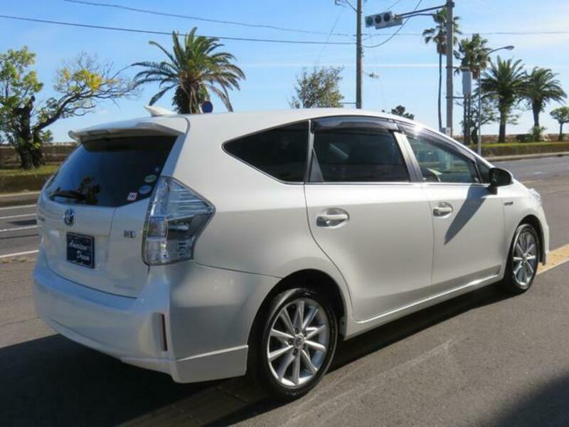 PRIUS ALPHA