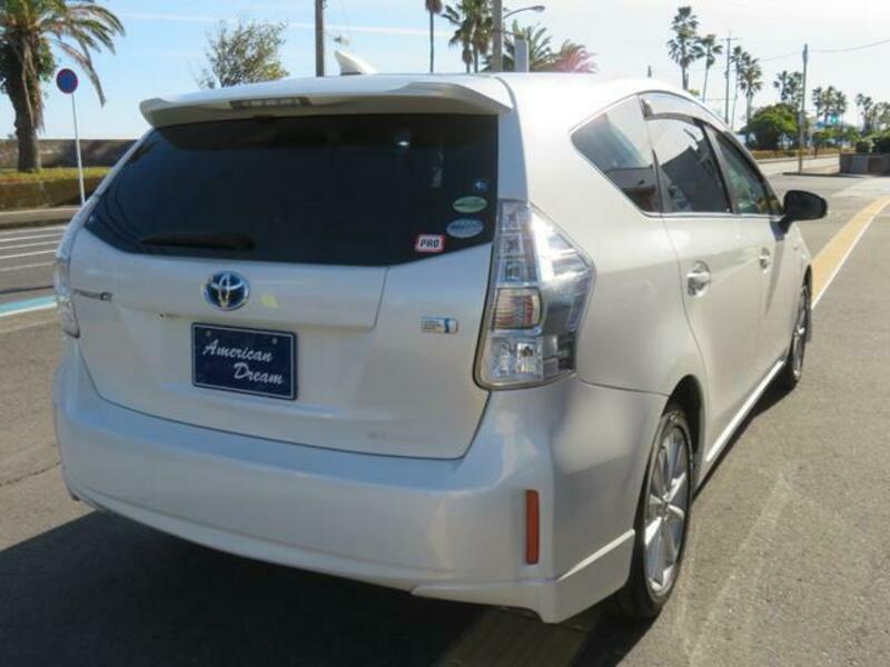 PRIUS ALPHA