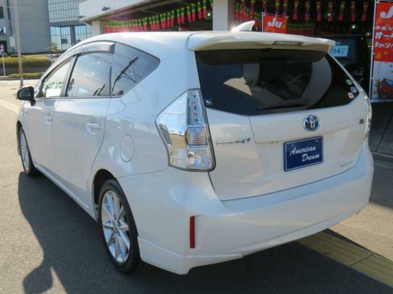 PRIUS ALPHA