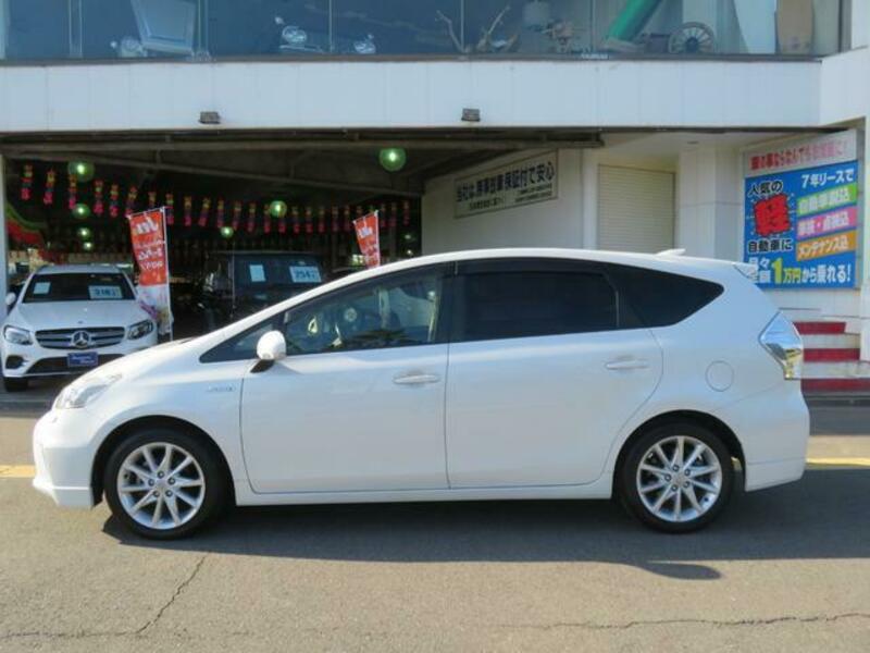 PRIUS ALPHA