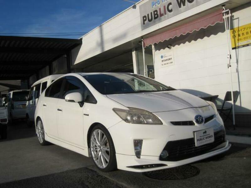 TOYOTA PRIUS