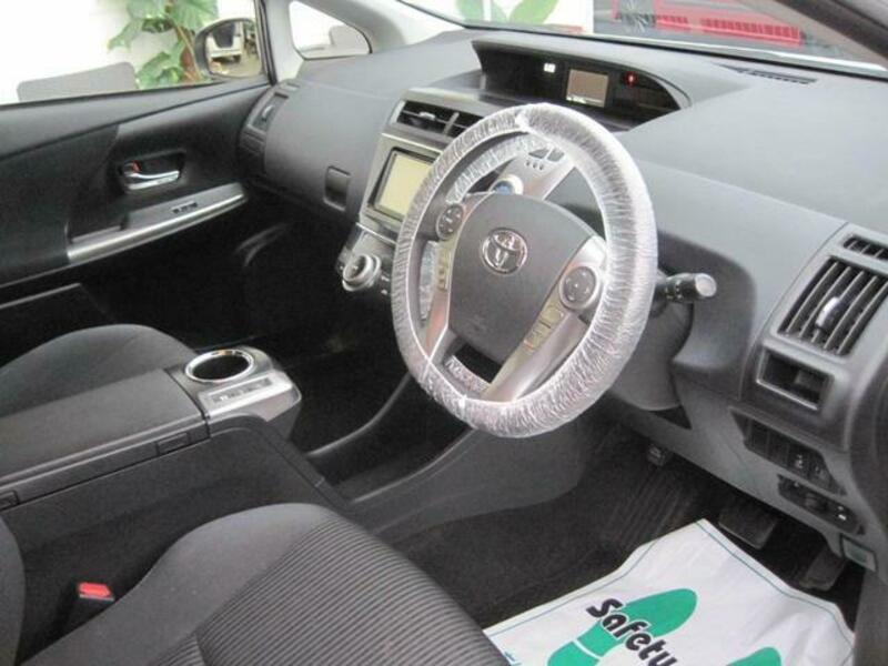 PRIUS ALPHA