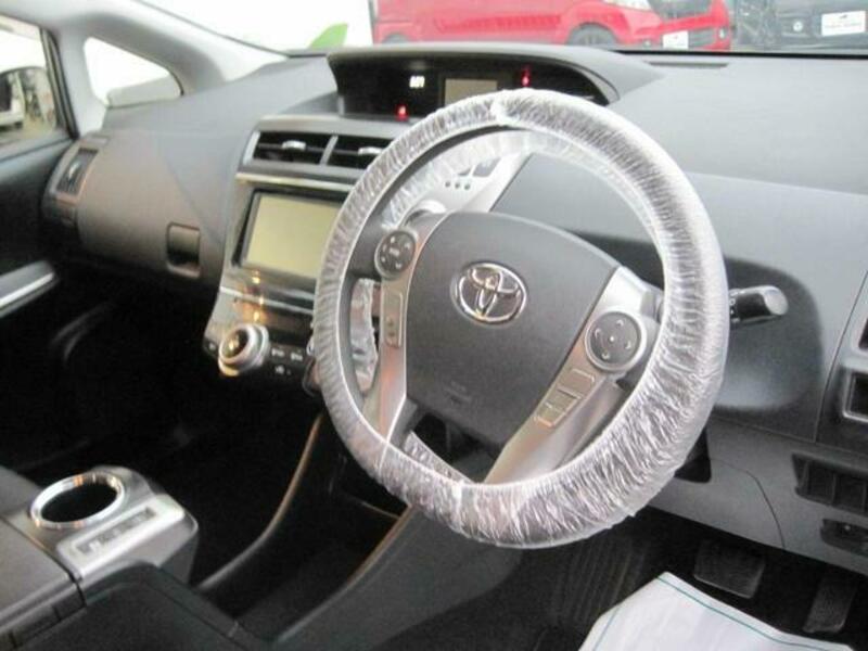 PRIUS ALPHA