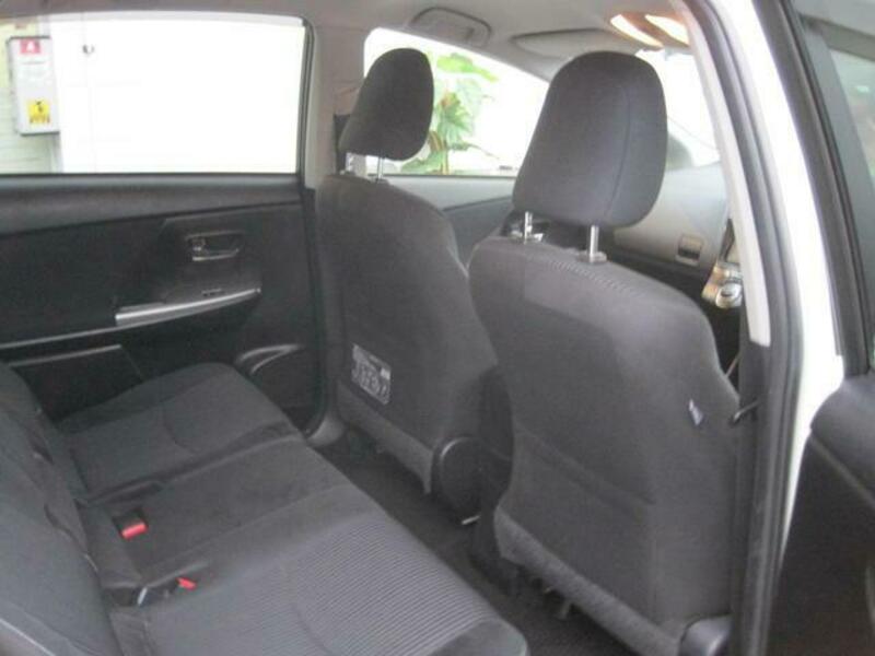 PRIUS ALPHA