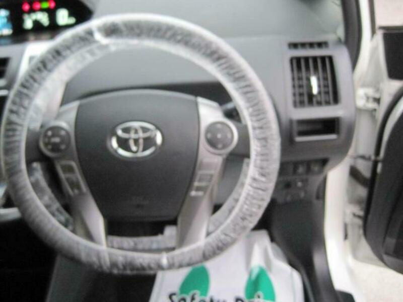 PRIUS ALPHA