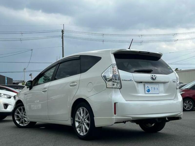 PRIUS ALPHA