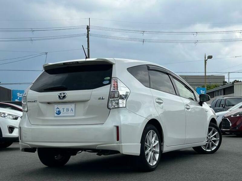 PRIUS ALPHA