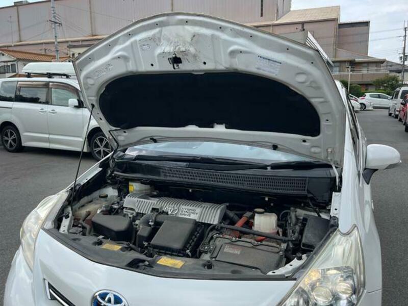 PRIUS ALPHA