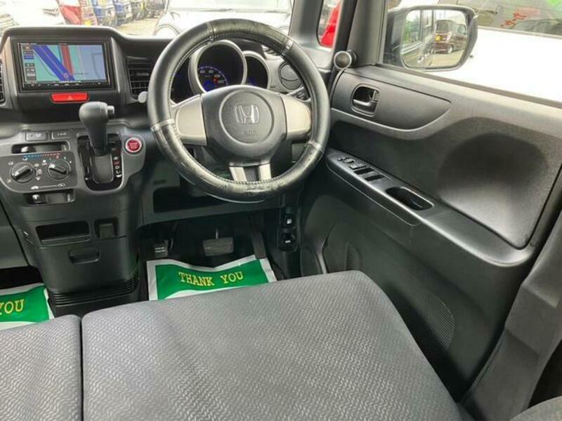 N BOX CUSTOM